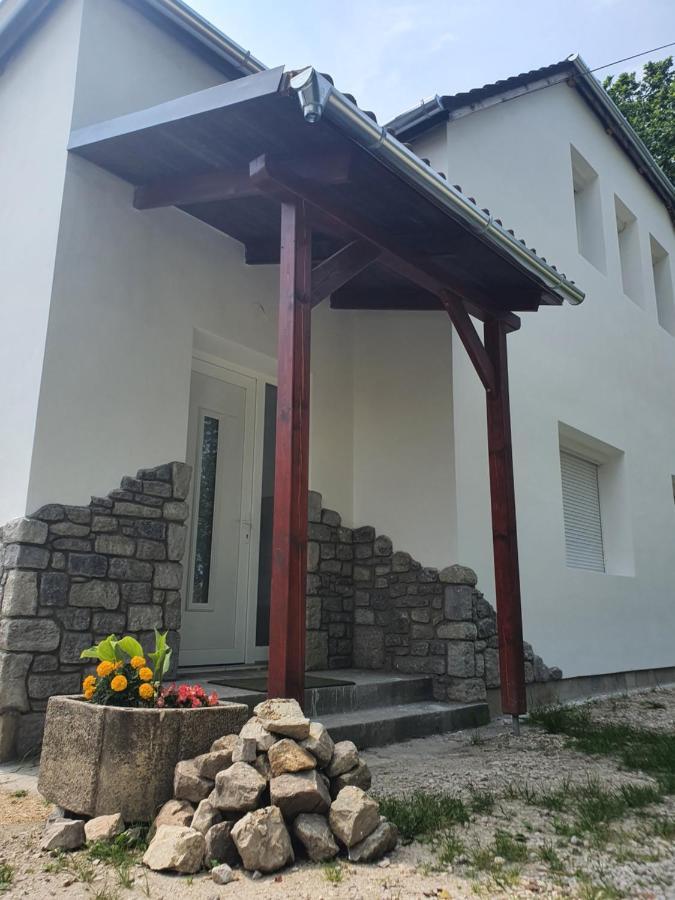 Sosto Apartman Székesfehérvár Zewnętrze zdjęcie