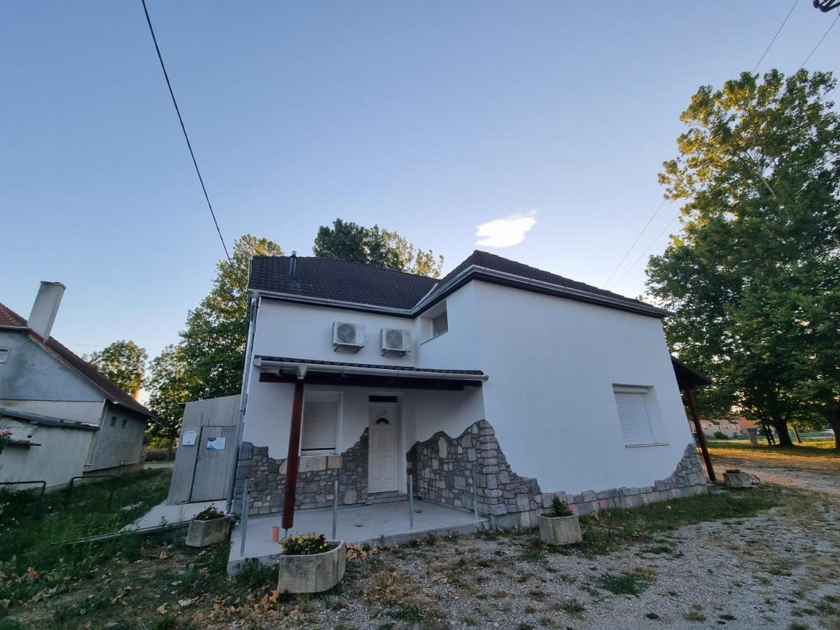 Sosto Apartman Székesfehérvár Zewnętrze zdjęcie